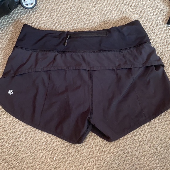 Lululemon Speed Up Shorts - Picture 3 of 5